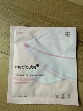 Medicube PDRN Pink Collagen Gel Mask - Pink Hydrating Face Mask